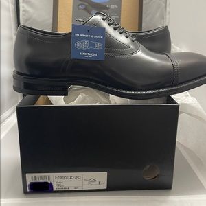 BNIB Kenneth Cole Futurepod Lace up CT Black Giftable Box